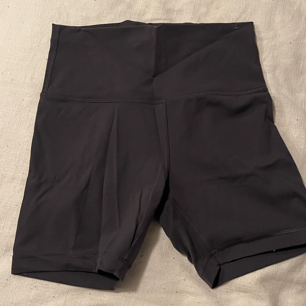 Lululemon wunder train biker shorts